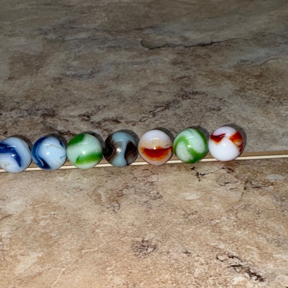 Colorful Swirled Marbles VINTAGE MARBLE LOT OF 11 MULTI-COLOR MARBLES - Picture 11 of 11